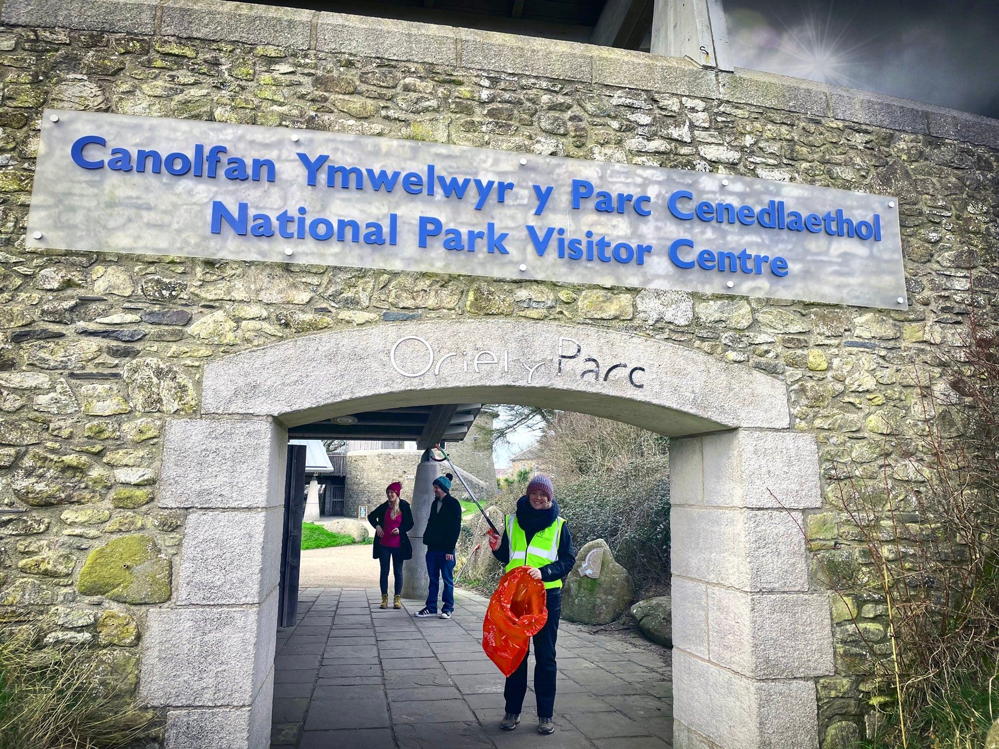 Businesses join the network of Litter Picking Hubs across Wales Keep